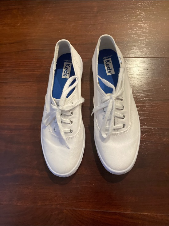 Keds Shoes - Keds White Canvas Low-Top Sneakers. Size:6